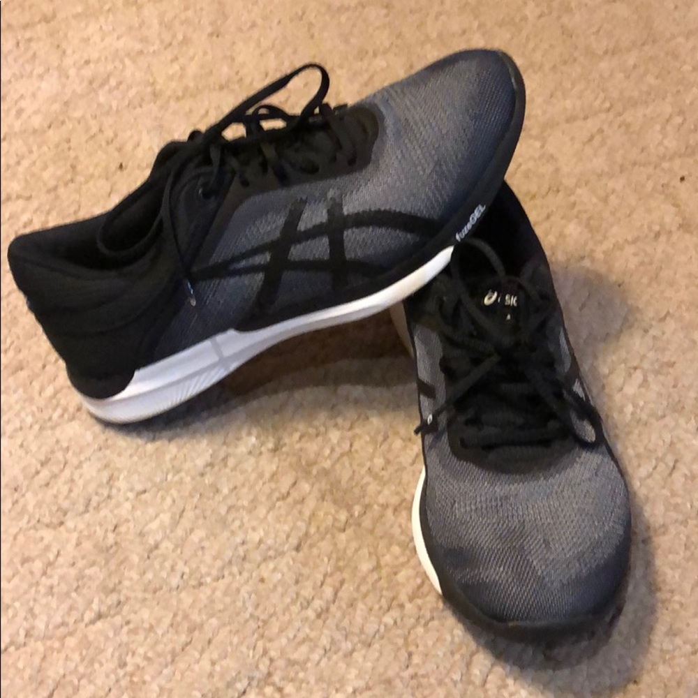 ASICS fuzz x rush 8